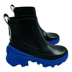 NWOT SOREL Black and Blue waterproof Chunky Sole Boots sz7